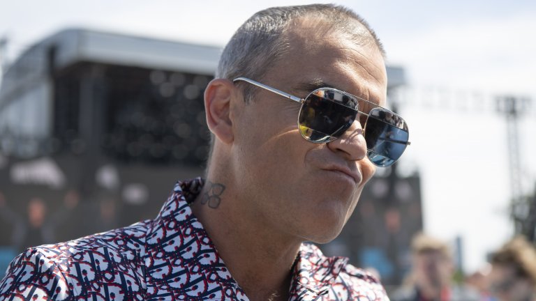 Роби Уилямс също се сдоби с дете през 2020г.: четвърто на брой. Децата му са от една жена, Аида Фийлд, като първите две са износени и родени от нея, а вторите две са поети от сурогатна майка.