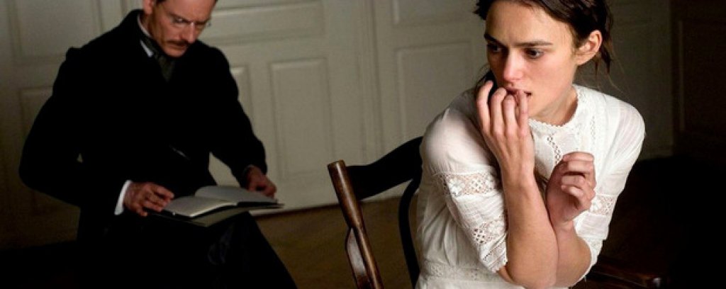 "Опасен метод"
Канадският „херцог на кръвта" Дейвид Кроненбърг е друг задължителен филмов постановчик на неконвенционални секс ситуации. В костюмната си драма "Опасен метод" той остроумно обвързва темите за нагона и насилието с биографиите на Фройд и Юнг. 
Раждането на психоанализата през погледа на Кроненбърг се случва именно след садистично-мазохистичната сексуална авантюра на младия Юнг със Сабина Шпирлайн. Ролите са изиграни от Майкъл Фасбендер и Кийра Найтли. Самият Кроненбърг изпитва садистично удоволствие като поставя образованата публика в ситуация да гледа как Карл Юнг участва в секс с пляскане и връзване с една от най-прочутите жени психоаналитички.