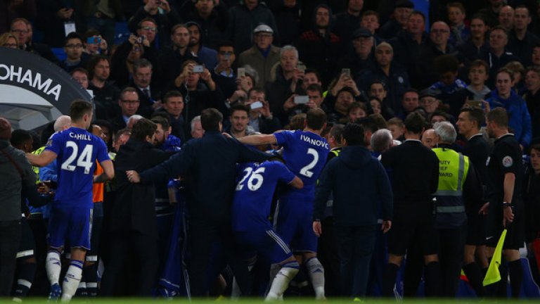 5. Челси – Тотнъм 2:2, май 2016 г. 
Брутален мач, наистина. 12 жълти картона. Късмет, че не видяхме нито един. Дембеле бърка в окото на Коща. Ламела стъпи върху ръката на Фабрегас. Уокър, Роуз и Дайър извършиха нарушения, достойни за по два червени картона на човек. Дани Роуз и Вилиан на няколко пъти бяха близо до бой, че се наложи и Маурисио Почетино веднъж да влиза на терена и да ги разделя. Но мачът ще се запомни най-много като този, който донесе титлата на Лестър.