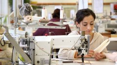 Изследване показва лошите условия във фабриките, работещи за бранда H&M у нас, в Индия, Турция и Камбоджа