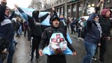 Нов спорен закон доведе до големи протести и сълзотворен газ срещу демонстранти