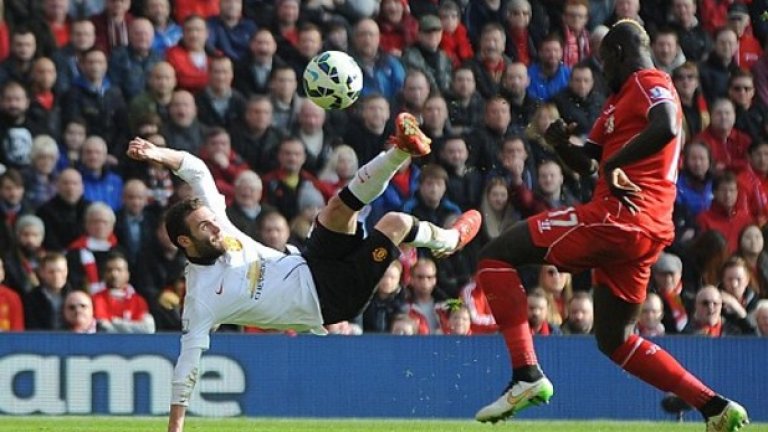Хуан Мата срещу Ливърпул - страхотно изпълнение от въздуха, което реши мача в полза на Манчестър Юнайтед - 2:1 на "Анфийлд".