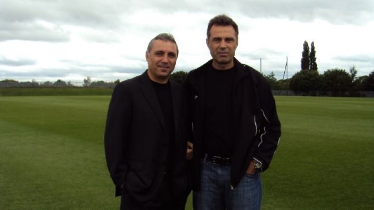 Заедно с патрона на академията Христо Стоичков