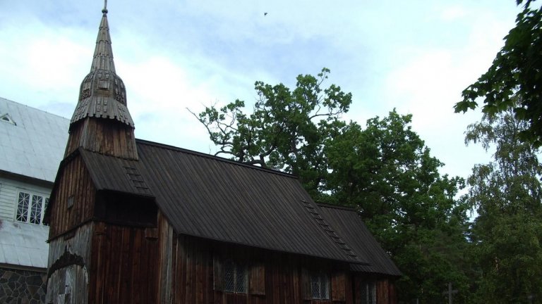 Църквата в Руну е най-старата дървена сграда в страната