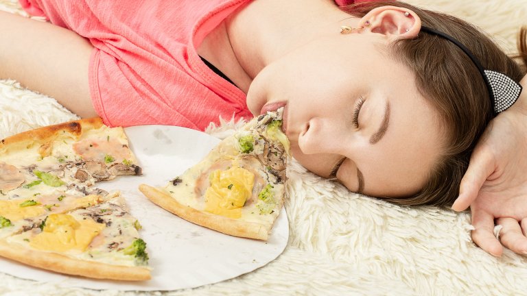 Хиляди калории и абсурдни комбинации от храни