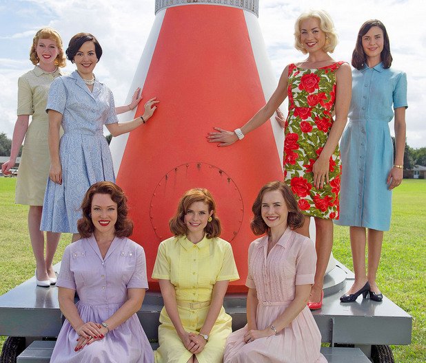 The Astronaut Wives Club  
 Това е от тези сериали, които може да намерите само онлайн, но това не е спряло никого досега. В Америка сериалът вече получи повече от положителни ревюта и е в списъците на най-чаканите телевизионни заглавия това лято. 
 Историята е базирана на романа на Лили Копъл със същото заглавие и се развива през 50-те години. Сюжетът се фокусира върху седем жени, съпруги на седем астронавти, изпратени на специална мисия в Космоса. Изведнъж животът им рязко се променя, заради известността, която получават. Ивон Страховски, Одит Анабел, Ерин Къмингс и други играя главните роли. 
 Сериалът започва на 18 юни по ABC.
