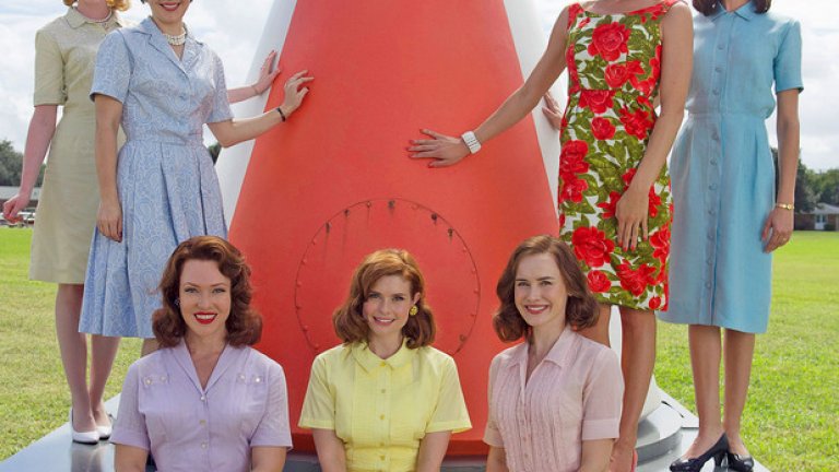 The Astronaut Wives Club  
 Това е от тези сериали, които може да намерите само онлайн, но това не е спряло никого досега. В Америка сериалът вече получи повече от положителни ревюта и е в списъците на най-чаканите телевизионни заглавия това лято. 
 Историята е базирана на романа на Лили Копъл със същото заглавие и се развива през 50-те години. Сюжетът се фокусира върху седем жени, съпруги на седем астронавти, изпратени на специална мисия в Космоса. Изведнъж животът им рязко се променя, заради известността, която получават. Ивон Страховски, Одит Анабел, Ерин Къмингс и други играя главните роли. 
 Сериалът започва на 18 юни по ABC.