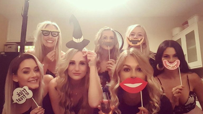 С колежките си на Хелоуин