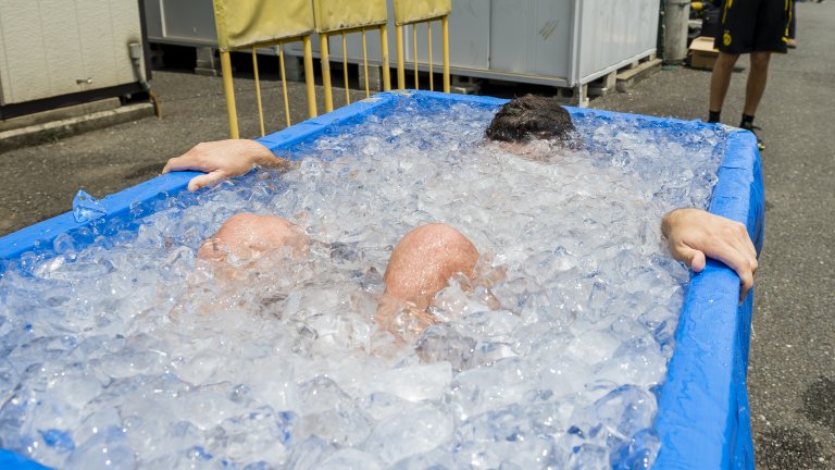 Студените вани са добре познати на спортистите.
