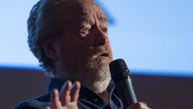 15. Ридли Скот
При Скот положението е малко по-особено. Той има страхотни филми, има и такива, които са... просто ОК. Справя се достатъчно добре както с историческите филми и базираните на реални събития такива, така и с научнофантастичните заглавия, които в някои случаи (Пришълецът) сериозно клонят към хоръра. Нито един от филмите, които ще видите долу не успя да му донесе приза за "най-добър режисьор".
Популярни филми: "Гладиатор", "Пришълецът", "Блейд Рънър", "Блек Хоук", "Американски гангстер", "Марсианецът"