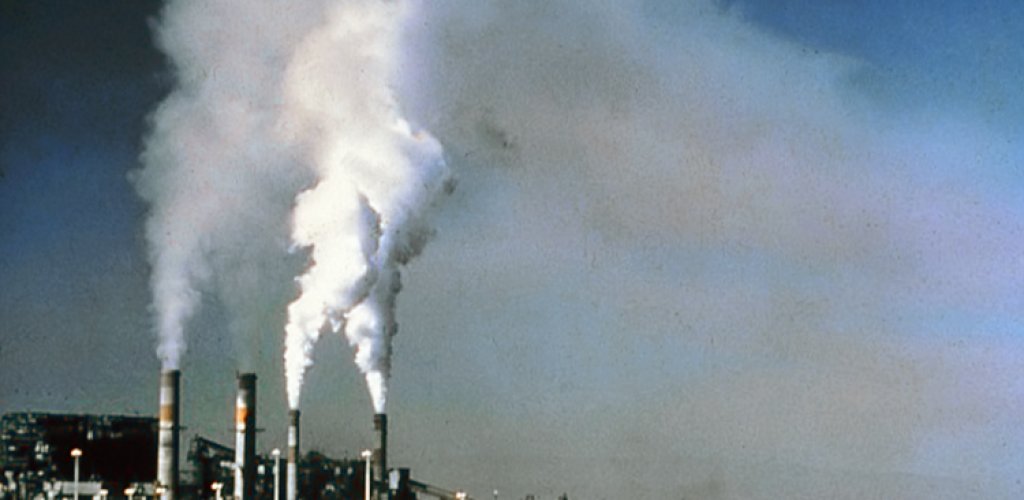 Air_pollution_by_industrial_chimneys