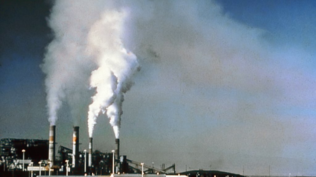 Air_pollution_by_industrial_chimneys