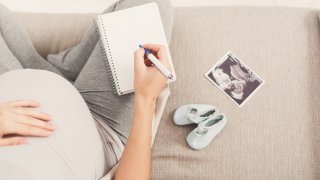 бебе, имена, бременна, родилка, istock