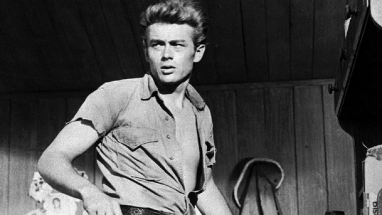 "Бунтовник без кауза" (Rebel Without A Cause, 1955)
 
Филмът за живота на младежите-бунтари се свързва със смъртта на звездата Джеймс Дийн месец преди премиерата. Причината: фатална катастрофа с „Порше Спайдър”, като в случая Дийн е имитирал героя си от филма.
