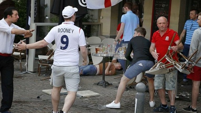 Руснаците отново нападат, този път сборна агитка на Англия и Уелс