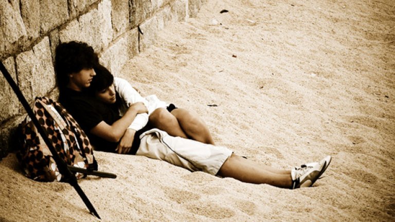 Абсолютният факт за всички нас е, че сме живи за известно време, но не след дълго ще умрем. Този факт е истинската причина за целия ни гняв, отчаяние и болка. И можеш или да избягаш от този факт, или - чрез любовта - да го приемеш