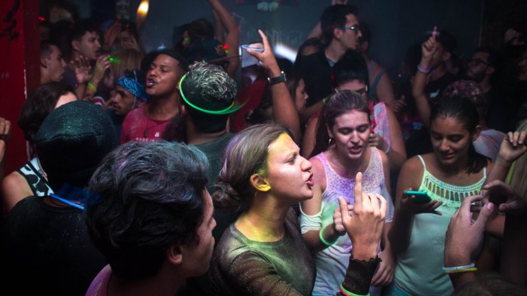 Междувременно вместо повече самодисциплина и ограничение, някои изпадат в инатене и инфантилност