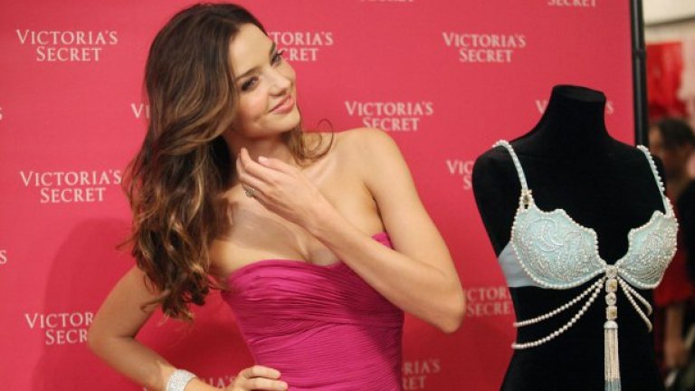 За новия сутиен са използвани 3400 скъпоценни камъни, особено бели и жълти диаманти. За изработката му са били необходими 500 часа работа на занаятчиите от London Jewellers