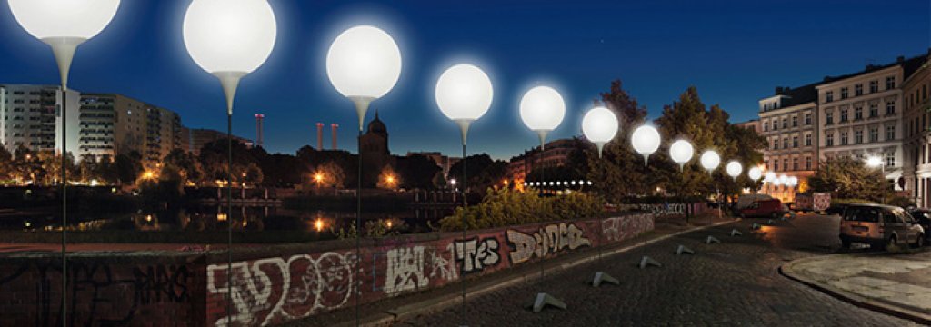glowing-balloons-divide-berlin-25-years-fall-of-the-wall-designboom-06