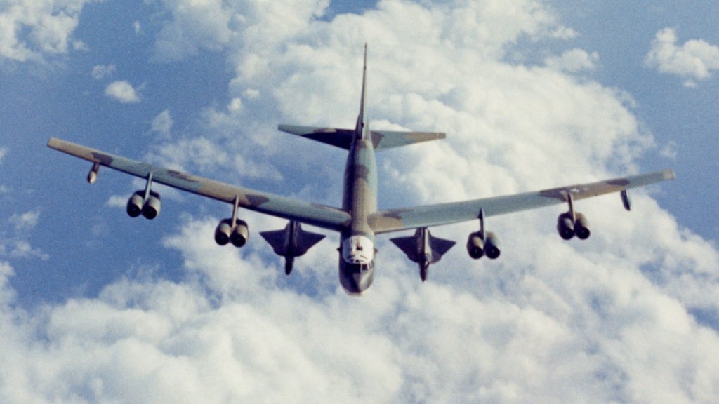B-52_with_two_D-21s