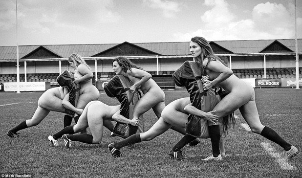 Дамите показаха спортните си тела в гореща фотосесия, която ще се превърне в календар за идната година