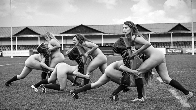 Дамите показаха спортните си тела в гореща фотосесия, която ще се превърне в календар за идната година