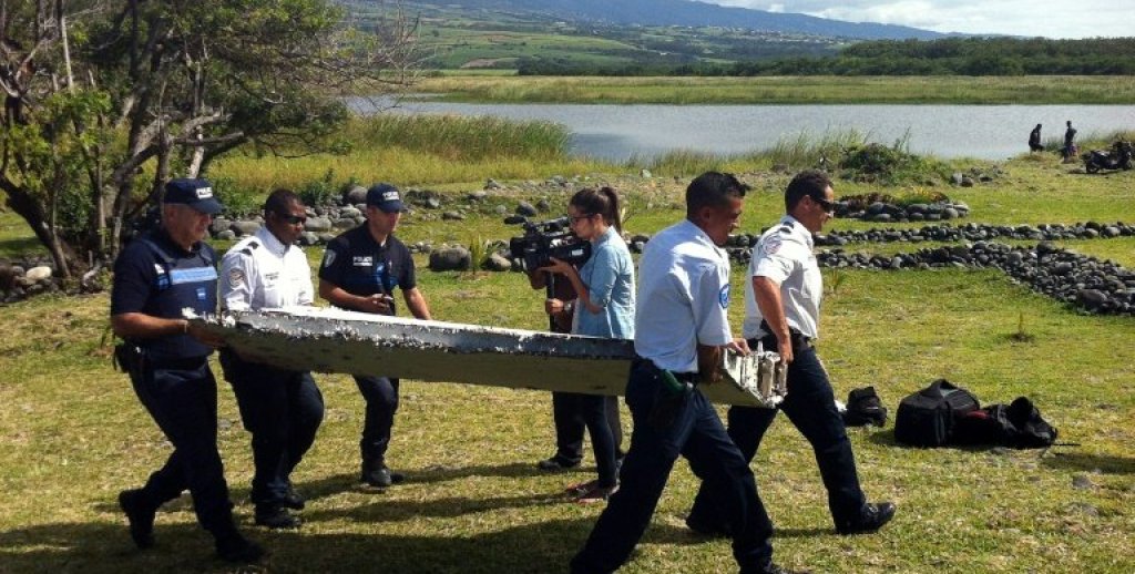 afp-mysterious-plane-wreckage-sparks-mh370-speculation