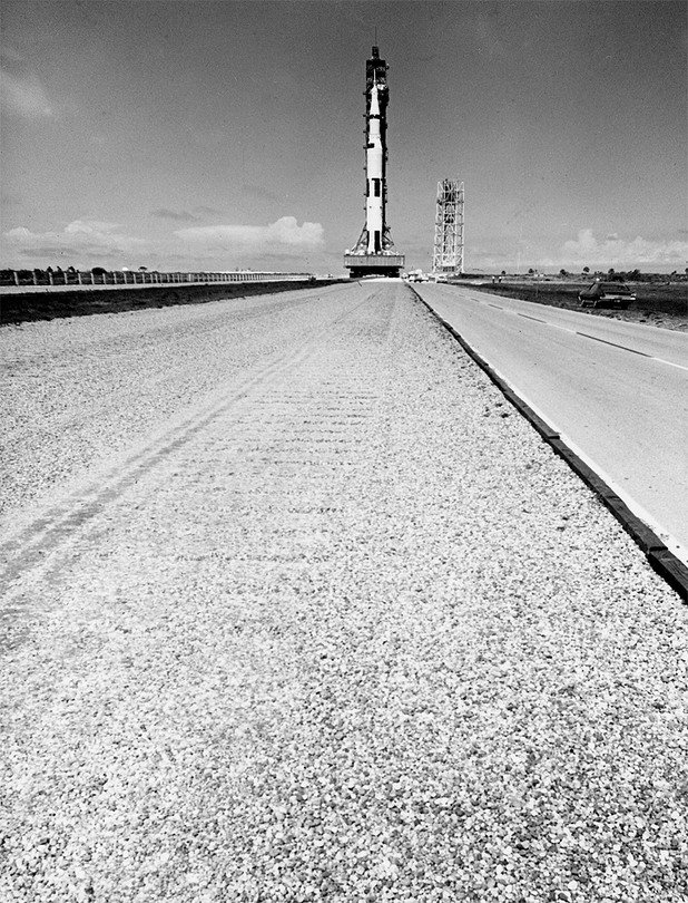 20 май. Saturn V се предвижва с 1 миля в час към площадка 39А, от където ще бъде изстрелян