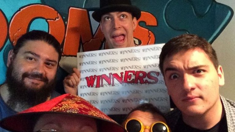 Отбор "Fury" има над 20 подобни снимки - пред всяка "победена" или най-малкото изпробвана "стая"