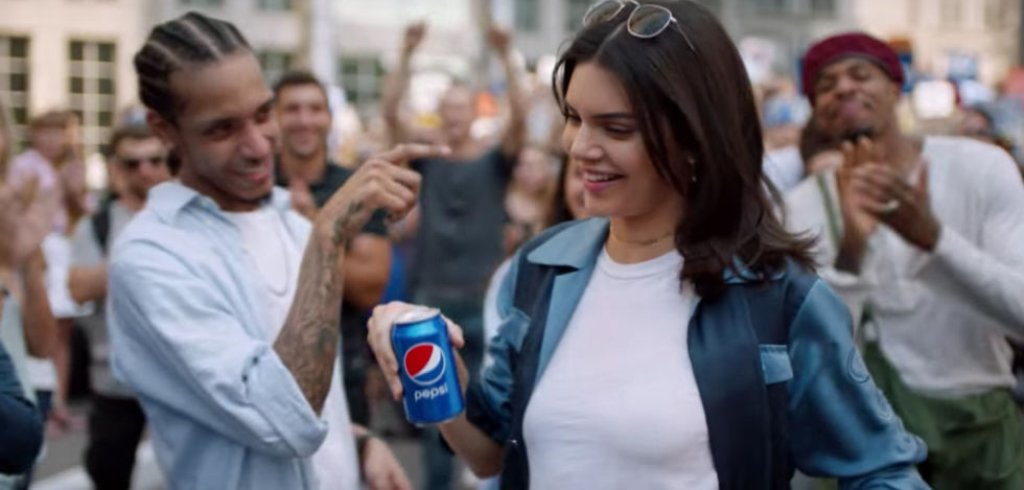 кендъл дженър pepsi пепси