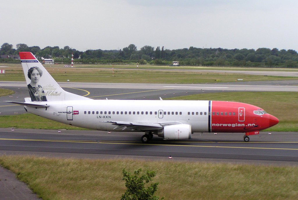Norwegian_B737-300_LN-KKN