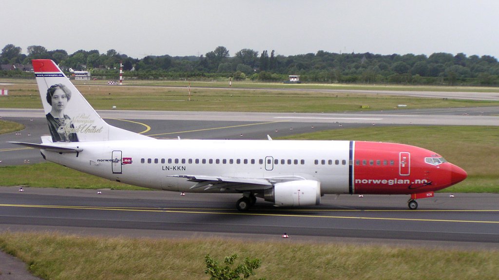 Norwegian_B737-300_LN-KKN