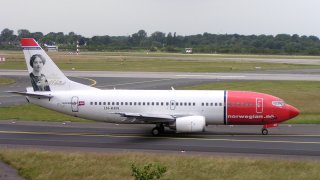 Norwegian_B737-300_LN-KKN