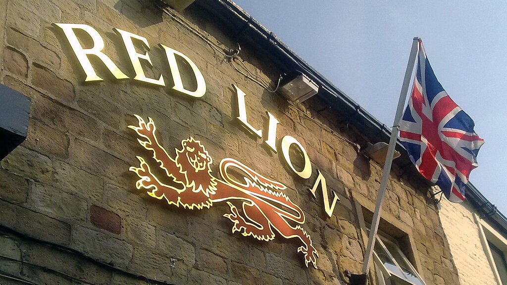 The_Red_Lion_-_geograph.org.uk_-_2384860
