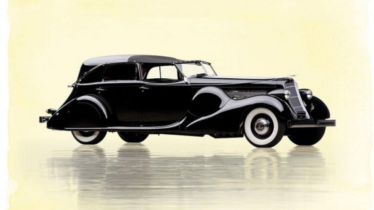 През 1935 година този Duesenberg SJ Town Car е струвал 20 000 долара, сега беше продаден за 3,6 милиона долара