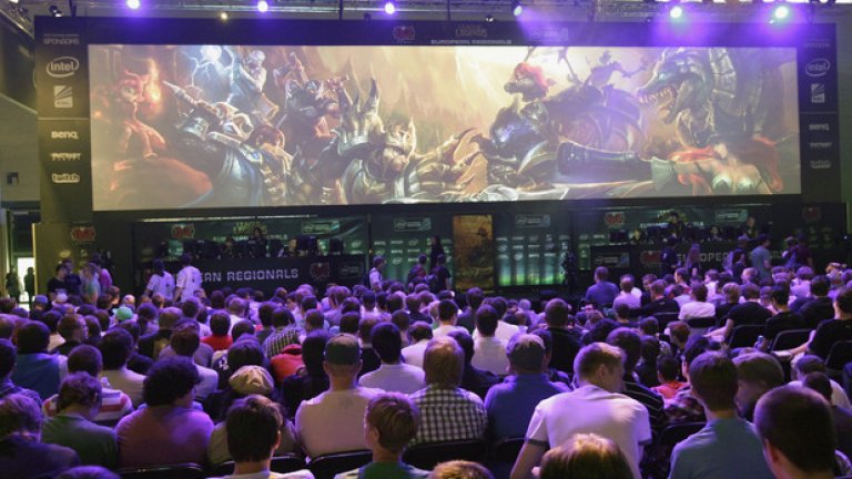 Лигата по електронни спортове се представя като най-голямата подобна лига в света, но далеч не е единствената в бизнеса. Някои от водещите събития в е-спортовете, например шампионатите по Dota 2 и League of Legends, не се организират от нея