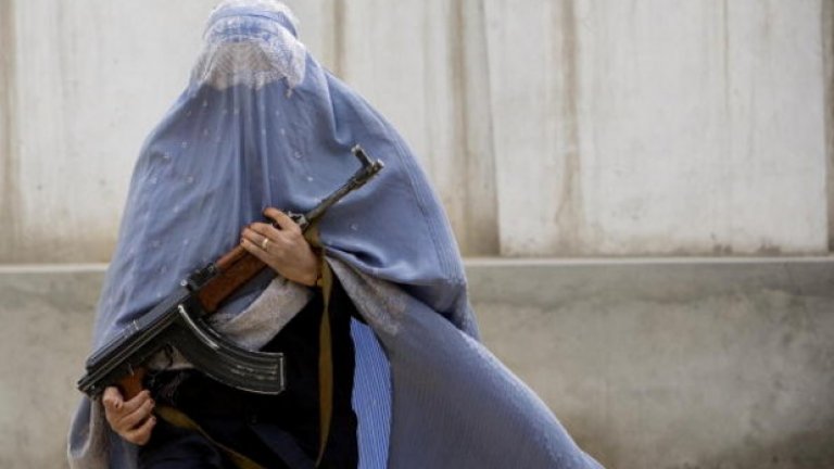 В последните 12 месеца мюсюлмански жени доминираха новините по крайно неподходящи причини