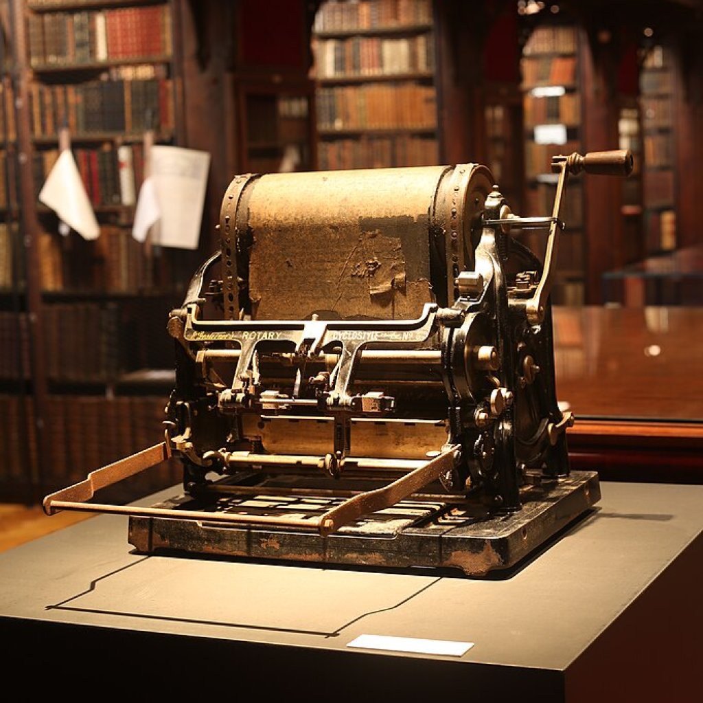 Stencil_machine_with_its_last_paper_in,_Hendrik_Conscience_Heritage_Library,_Antwerp,_Belgium,_2016-07-26