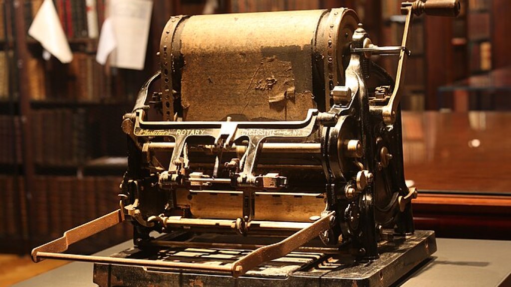 Stencil_machine_with_its_last_paper_in,_Hendrik_Conscience_Heritage_Library,_Antwerp,_Belgium,_2016-07-26