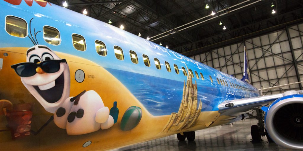 Frozen-Themed Plane - WestJet 4