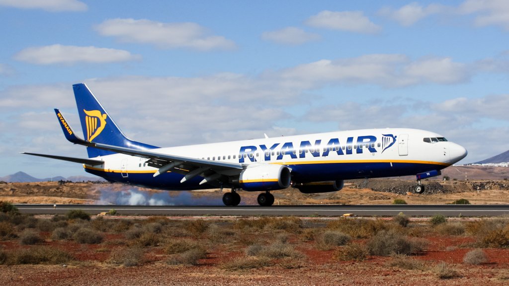 Ryanair_B737-800_EI-DYC