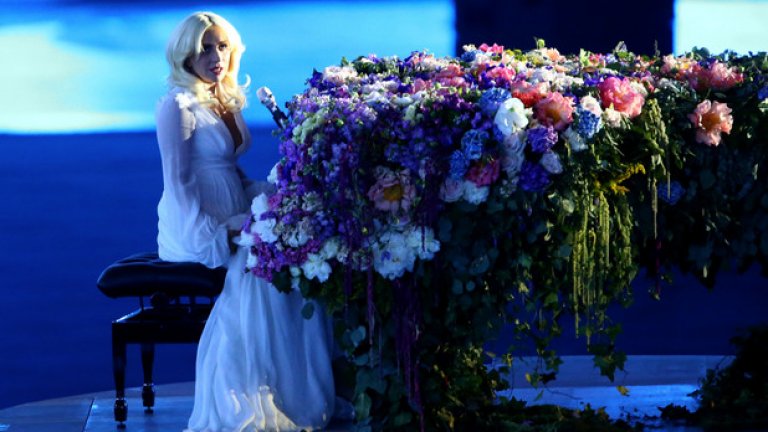 Лейди Гага беше звездната изненада на откриването на игрите