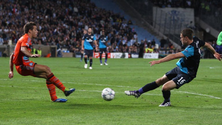 Арън Рамзи отбелязва победния гол за Арсенал при гостуването на Олимпик (Марсилия) преди две седмици