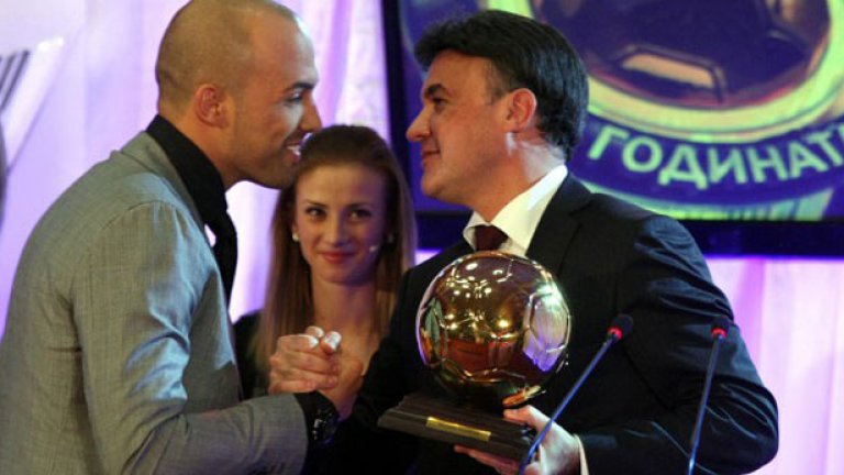 Критиките към него за толериране на сина му в националния изригнаха още след приза "Футболист на годината", който получи Николай през 2011 г.