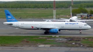 MetroJet,_EI-ETH,_Airbus_A321-231_(16455877532)