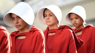 За какво е белег изказването на руския духовник Дмитрий Смирнов, че жената живеещи без църковен брак е "временна утеха" за мъжа?