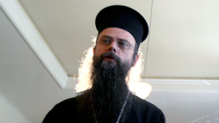 Митрополит Николай отказа да посещава заседанията на Светия Синод, обявявайки 40-дневен траур след кончината на патриарх Максим