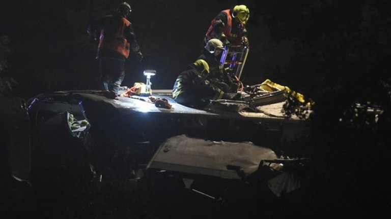 Трима загинаха, а около 40 души са ранени при влакова катастрофа край Лиеж, Белгия