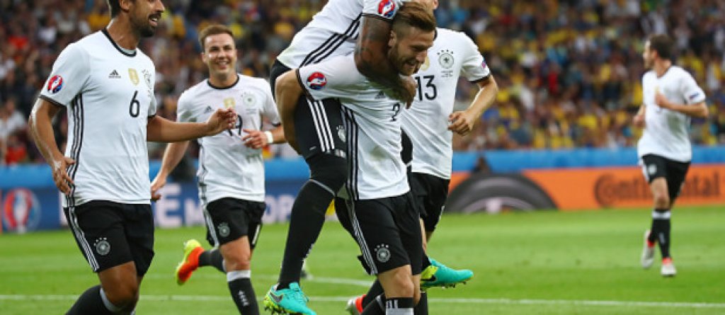 Шкодран Мустафи отбеляза първия гол за Германия на Евро 2016.