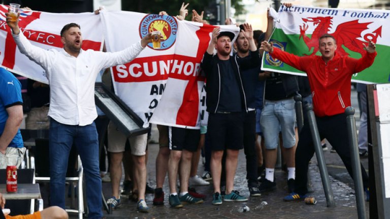 Руснаците отново нападат, този път сборна агитка на Англия и Уелс